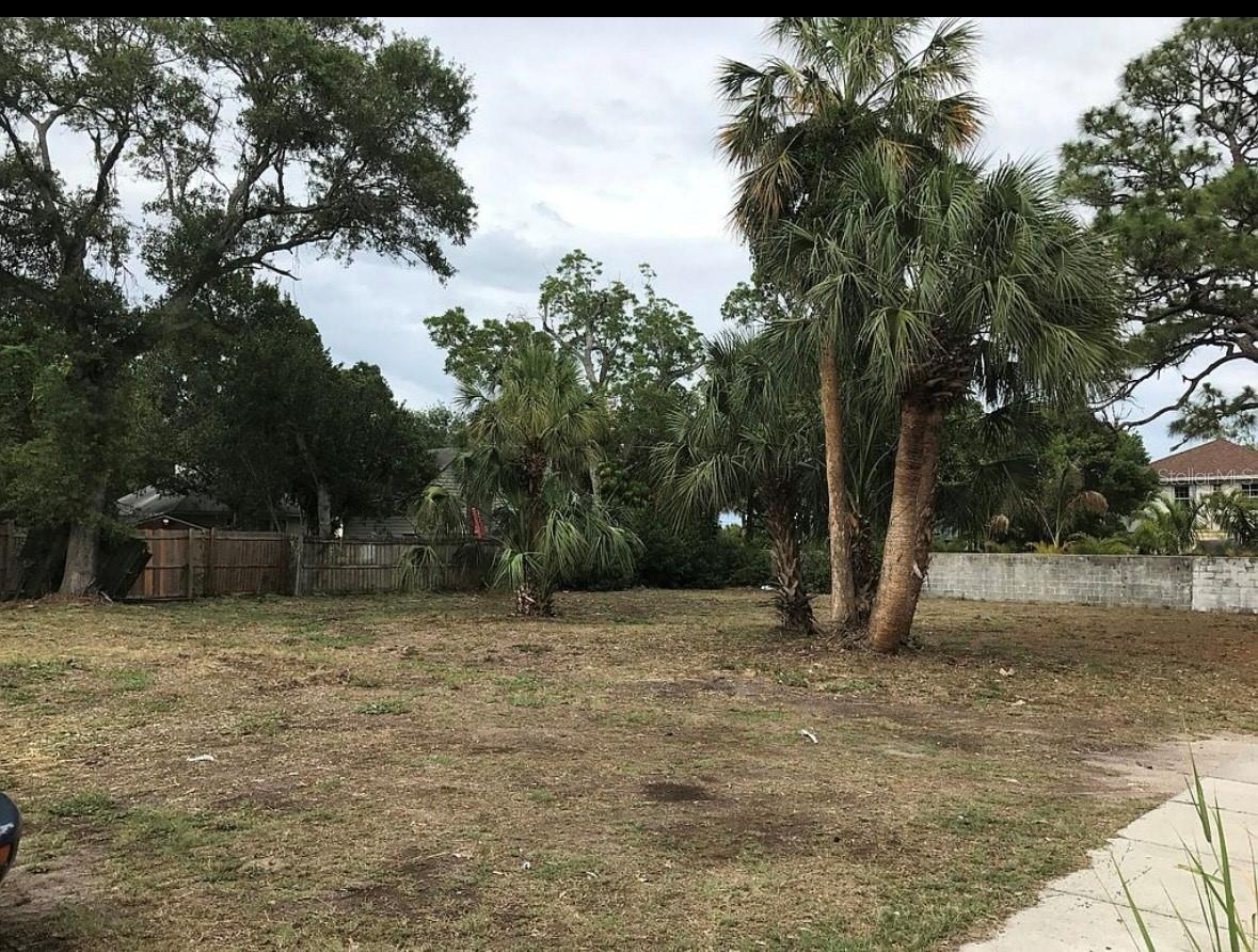 Are you wanting to build your own home? Now is your chance to build what you want. 2 buildable lots. Other new homes being built in the area are going fast. Central location that's convenient to everything including Grandview park with boat ramps, and open water leading to the bay and of course the thriving Downtown St Pete! Did I mention Flood Zone X?