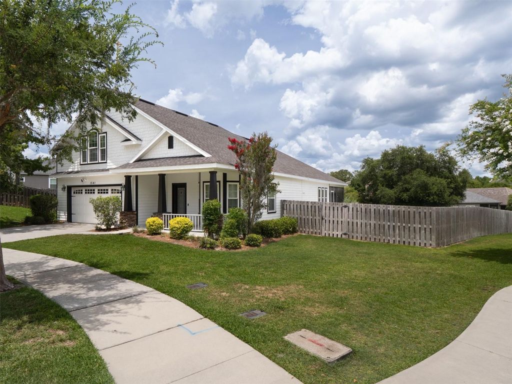 Photo of 1541 NW 100th Drive, Gainesville, FL 32606 (MLS # GC531816)