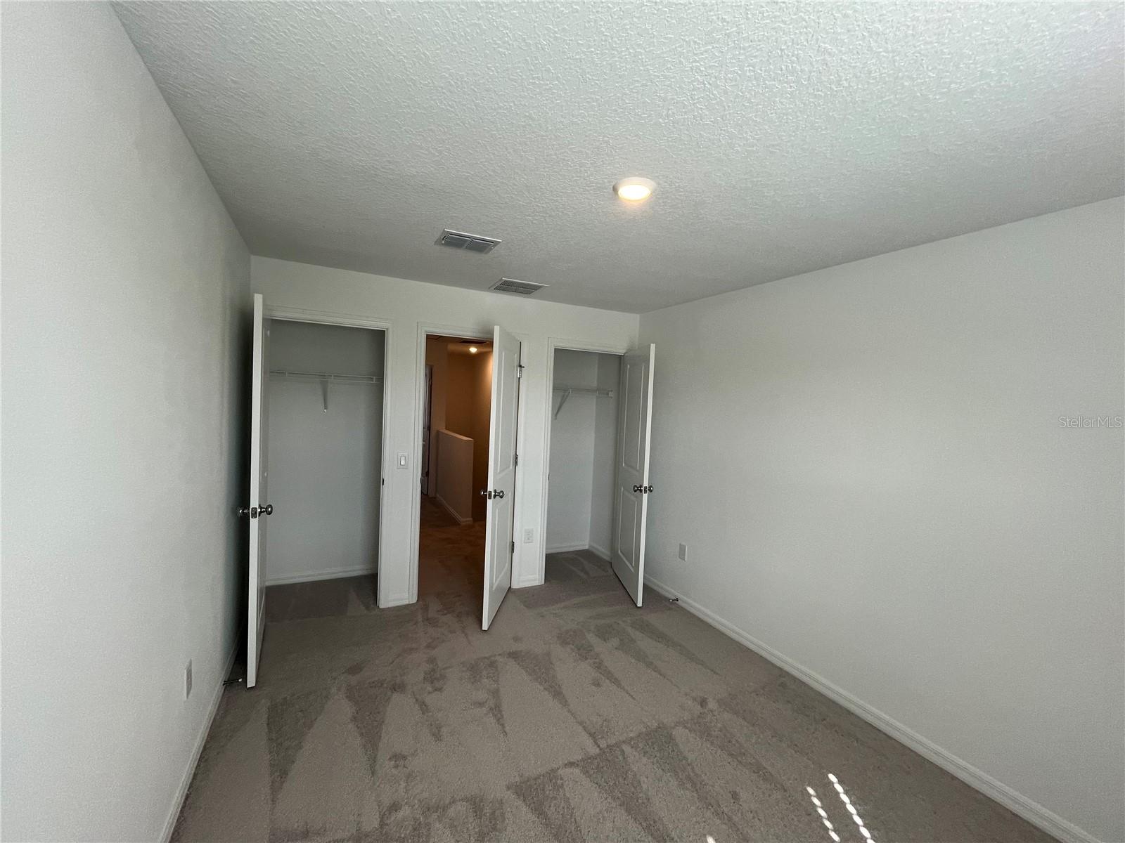 THE TOWNHOMES AT WESTVIEW - Residential Lease