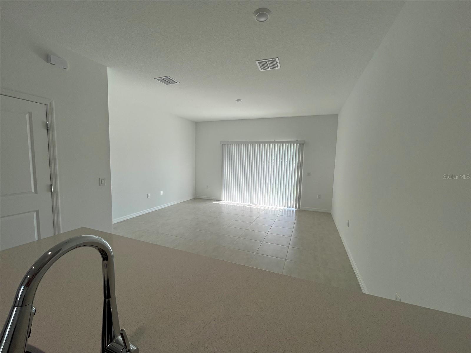 THE TOWNHOMES AT WESTVIEW - Residential Lease