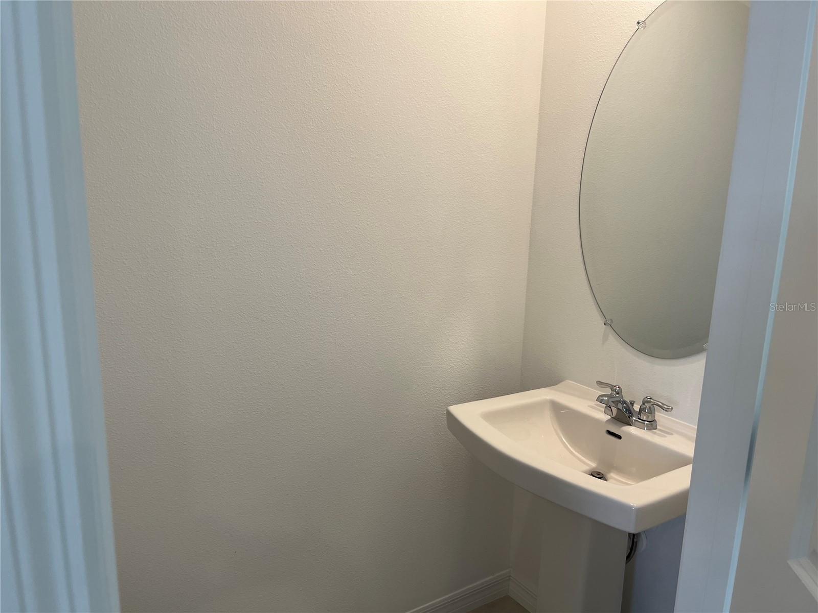 THE TOWNHOMES AT WESTVIEW - Residential Lease