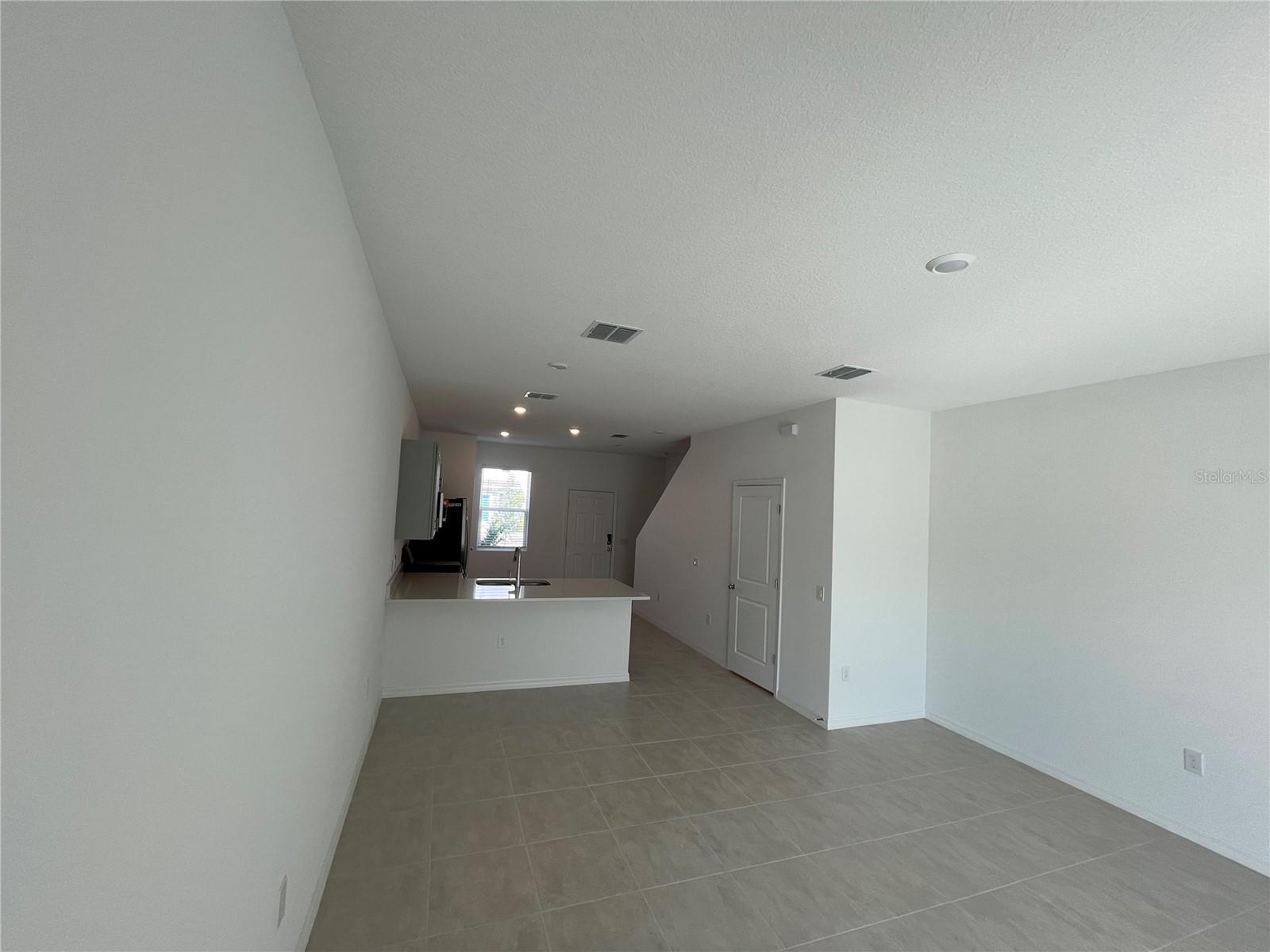 THE TOWNHOMES AT WESTVIEW - Residential Lease