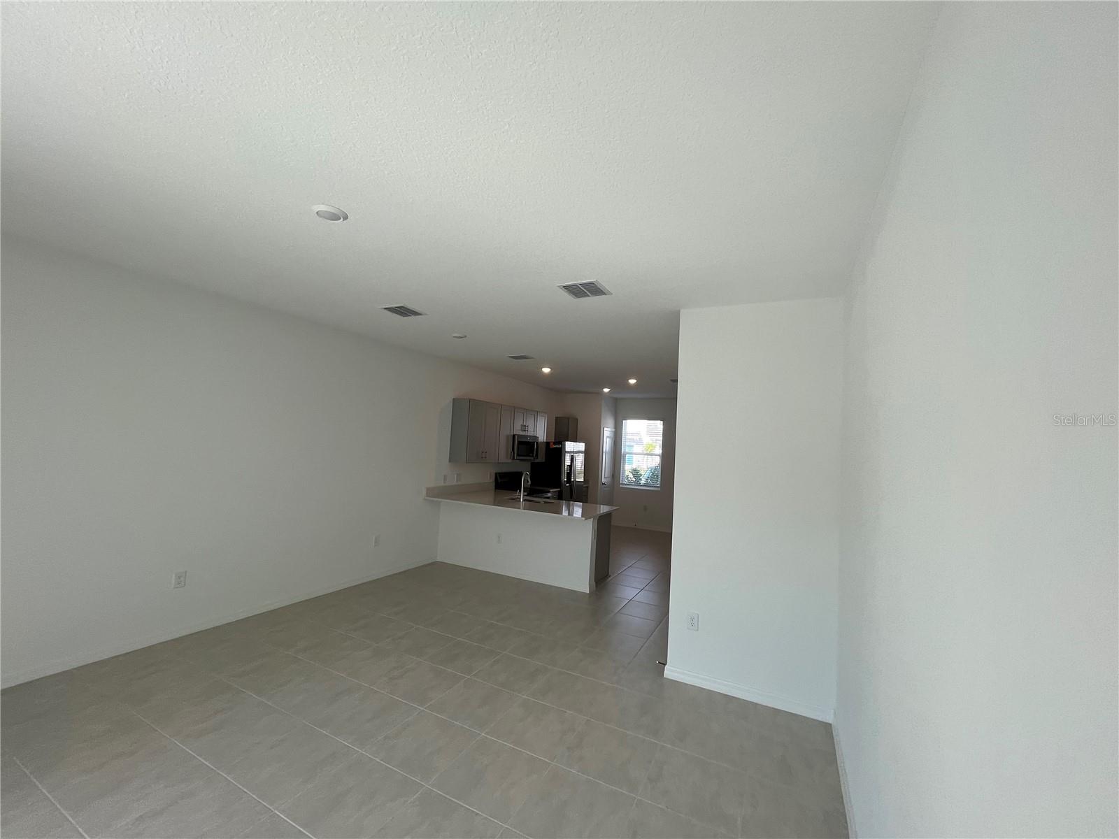 THE TOWNHOMES AT WESTVIEW - Residential Lease