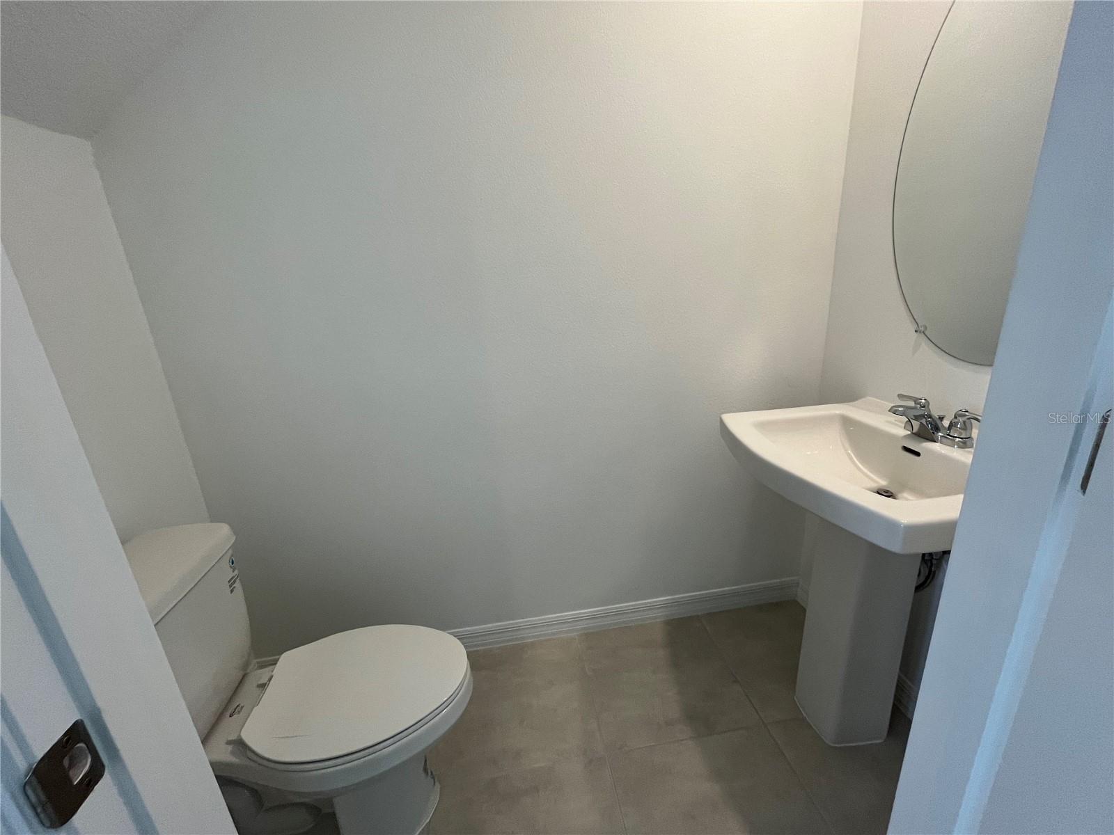 THE TOWNHOMES AT WESTVIEW - Residential Lease