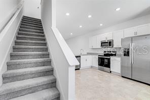 THE TOWNHOMES AT WESTVIEW - Residential Lease