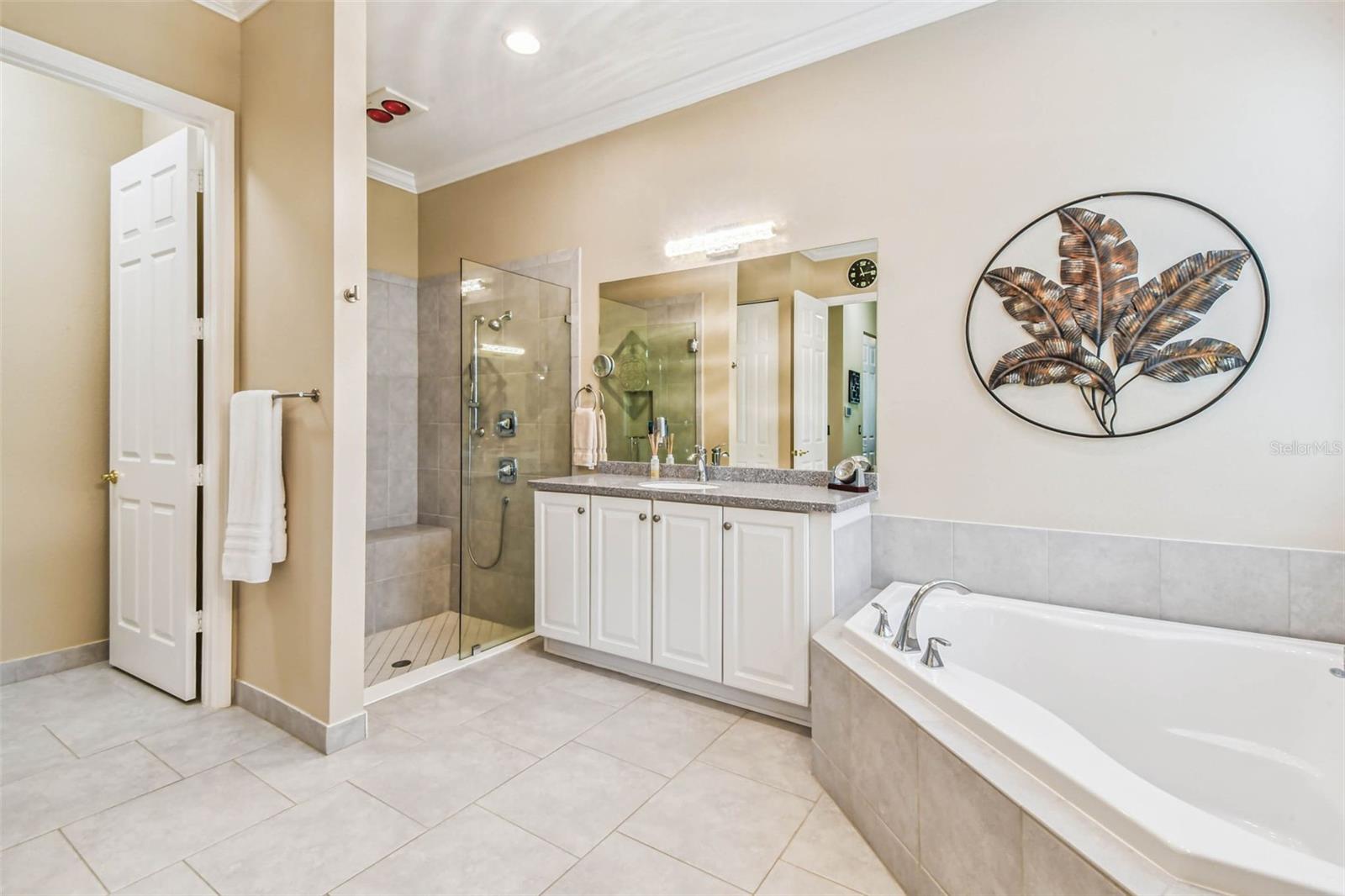 VALENCIA LAKES TR P - Residential