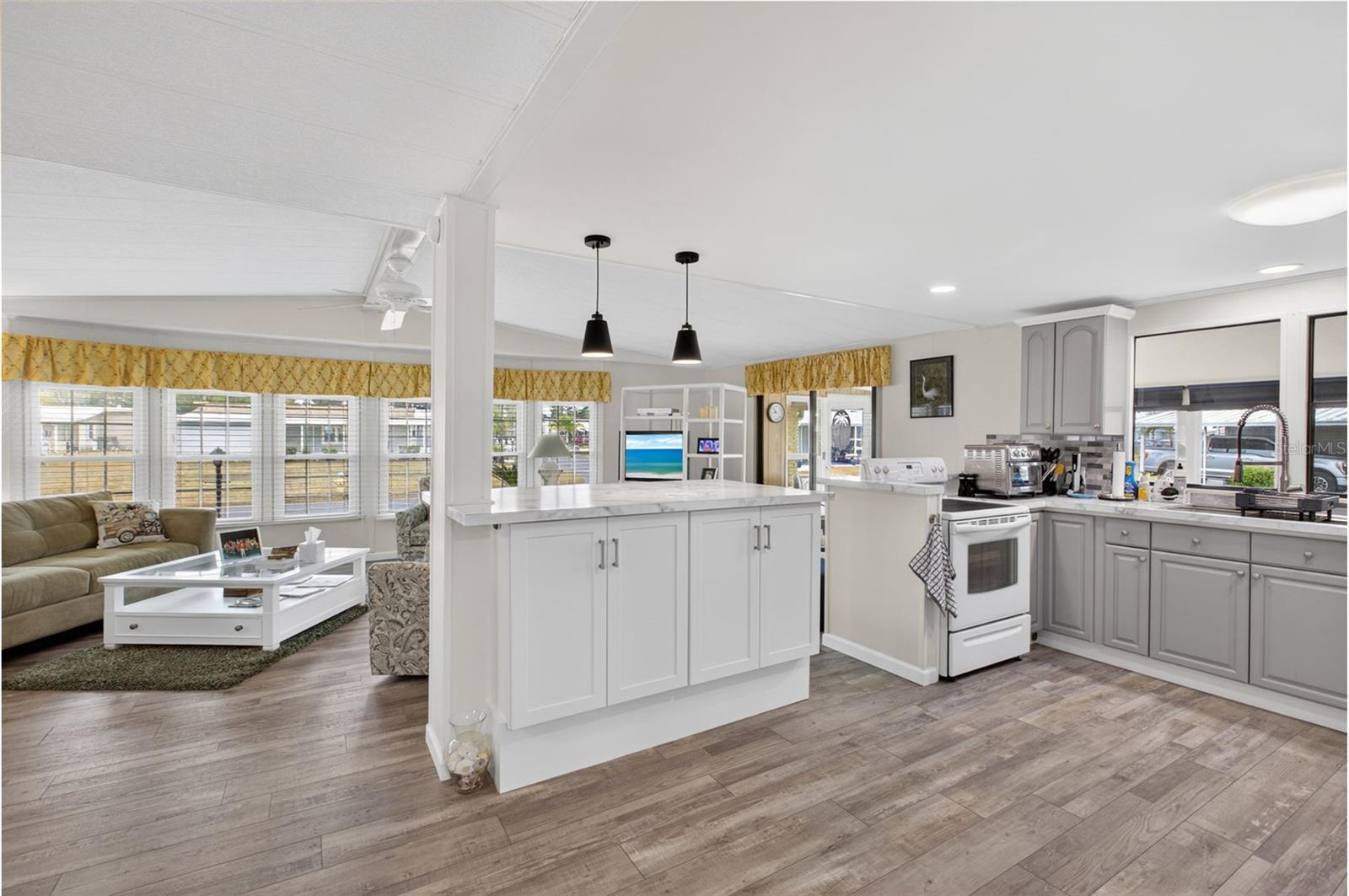 LA CASA MHP CO-OP - Residential