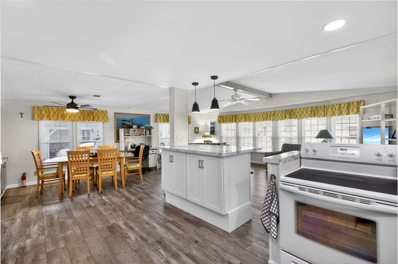 LA CASA MHP CO-OP - Residential