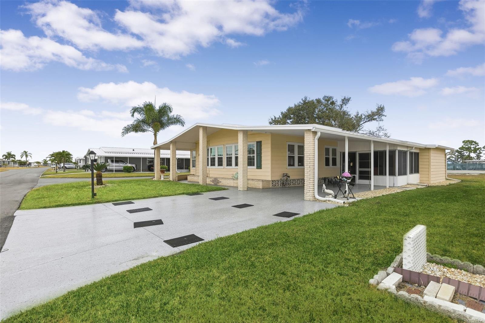 LA CASA MHP CO-OP - Residential