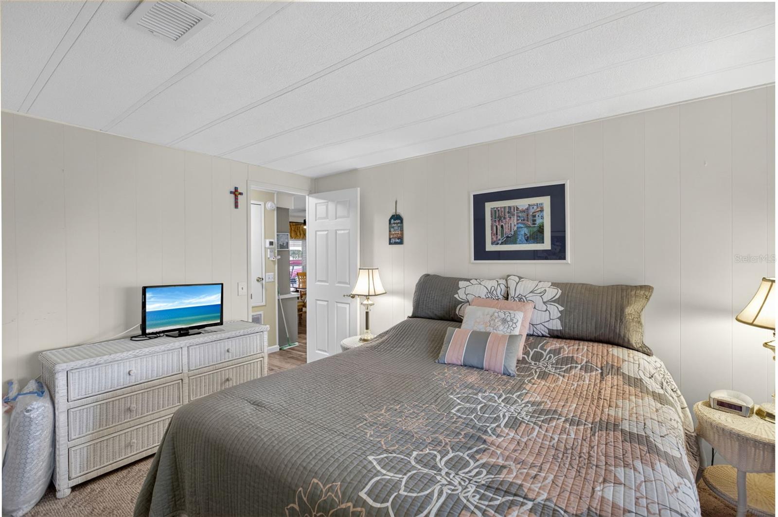 LA CASA MHP CO-OP - Residential