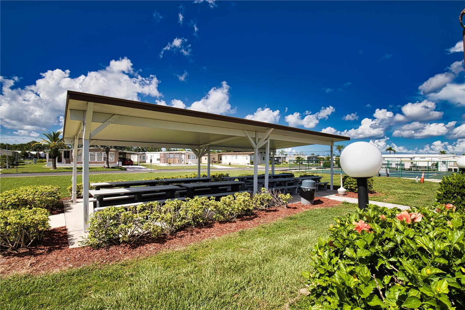 LA CASA MHP CO-OP - Residential