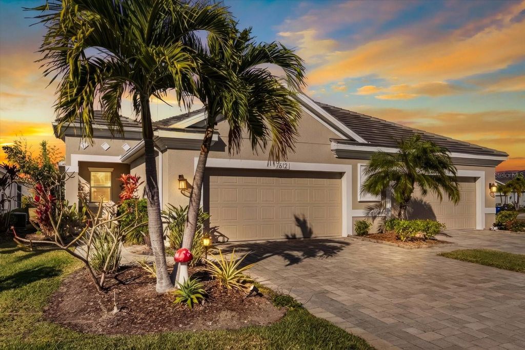 Photo of 7612 Alumni Trail, Sarasota, FL 34243 (MLS # A4681135)