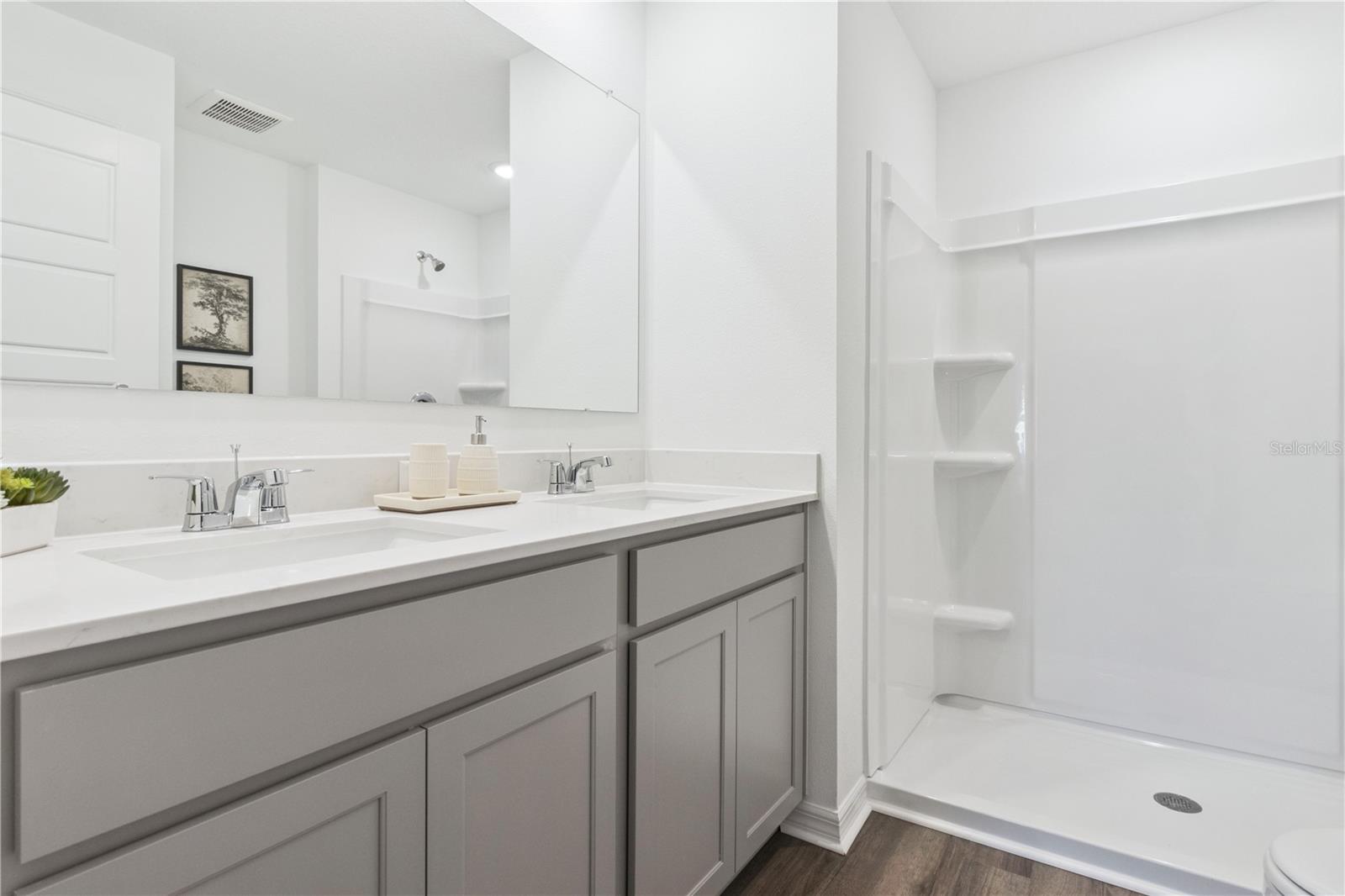 LEOMAS LANDING - PHASE 2 - Residential