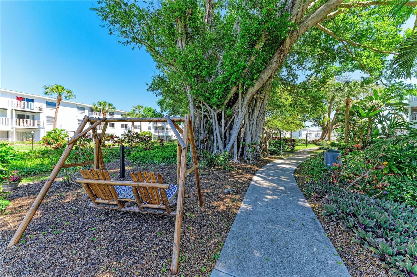 THE FOURTH BAYSHORE - Residential