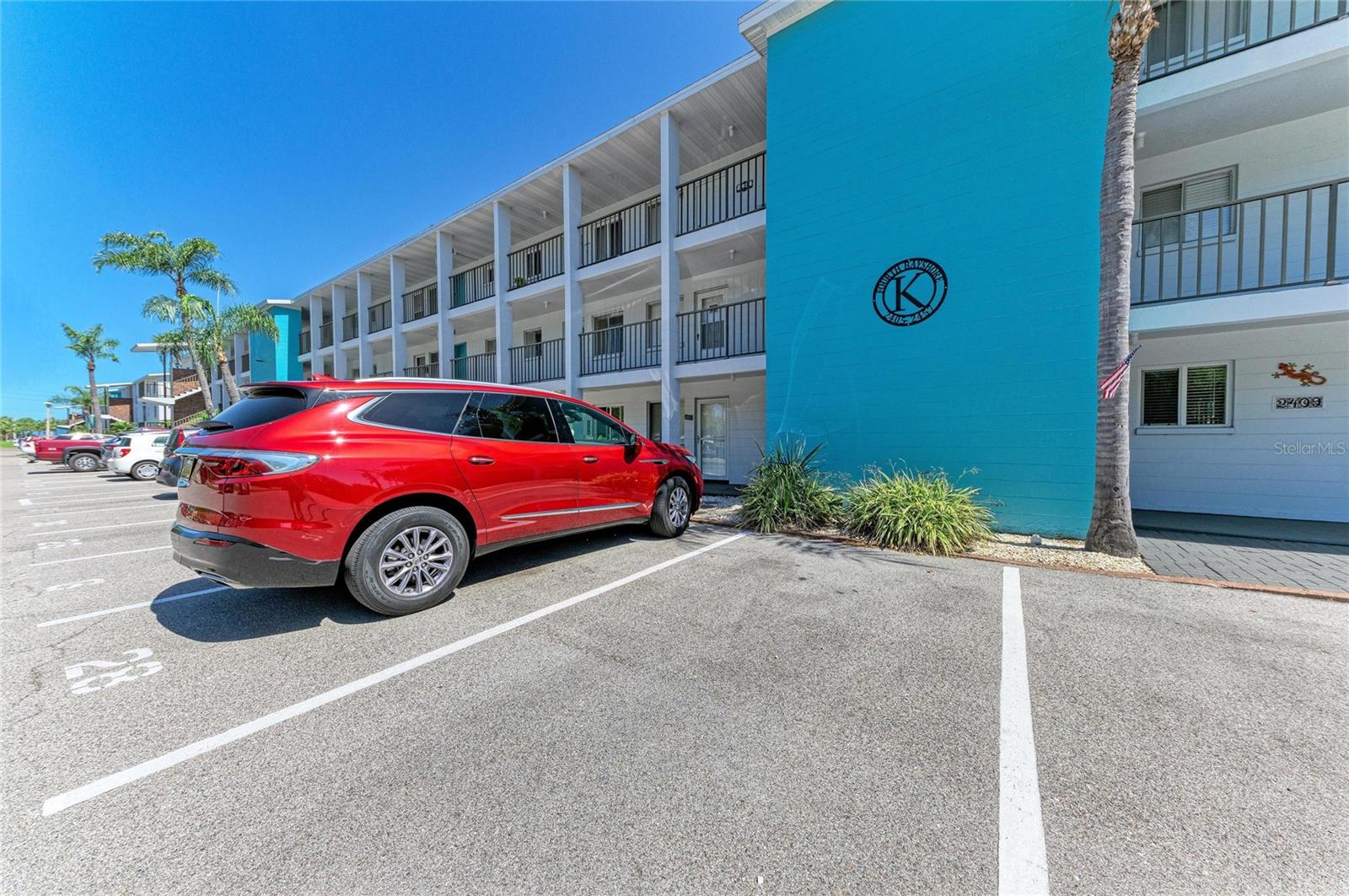 THE FOURTH BAYSHORE - Residential