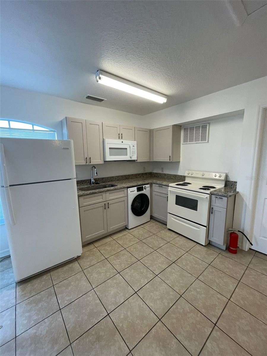 BIMINI BAY PH 01 - Residential Lease