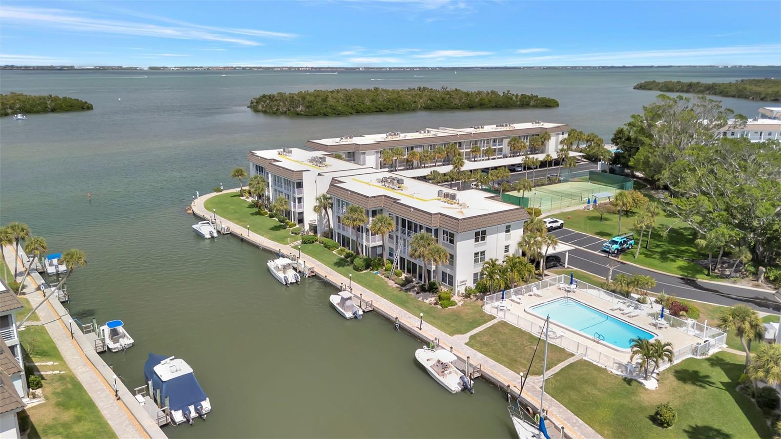 LONGBOAT HARBOUR - Residential