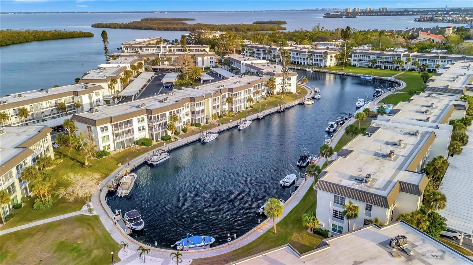 LONGBOAT HARBOUR - Residential