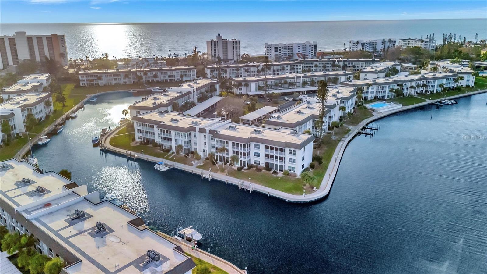 LONGBOAT HARBOUR - Residential