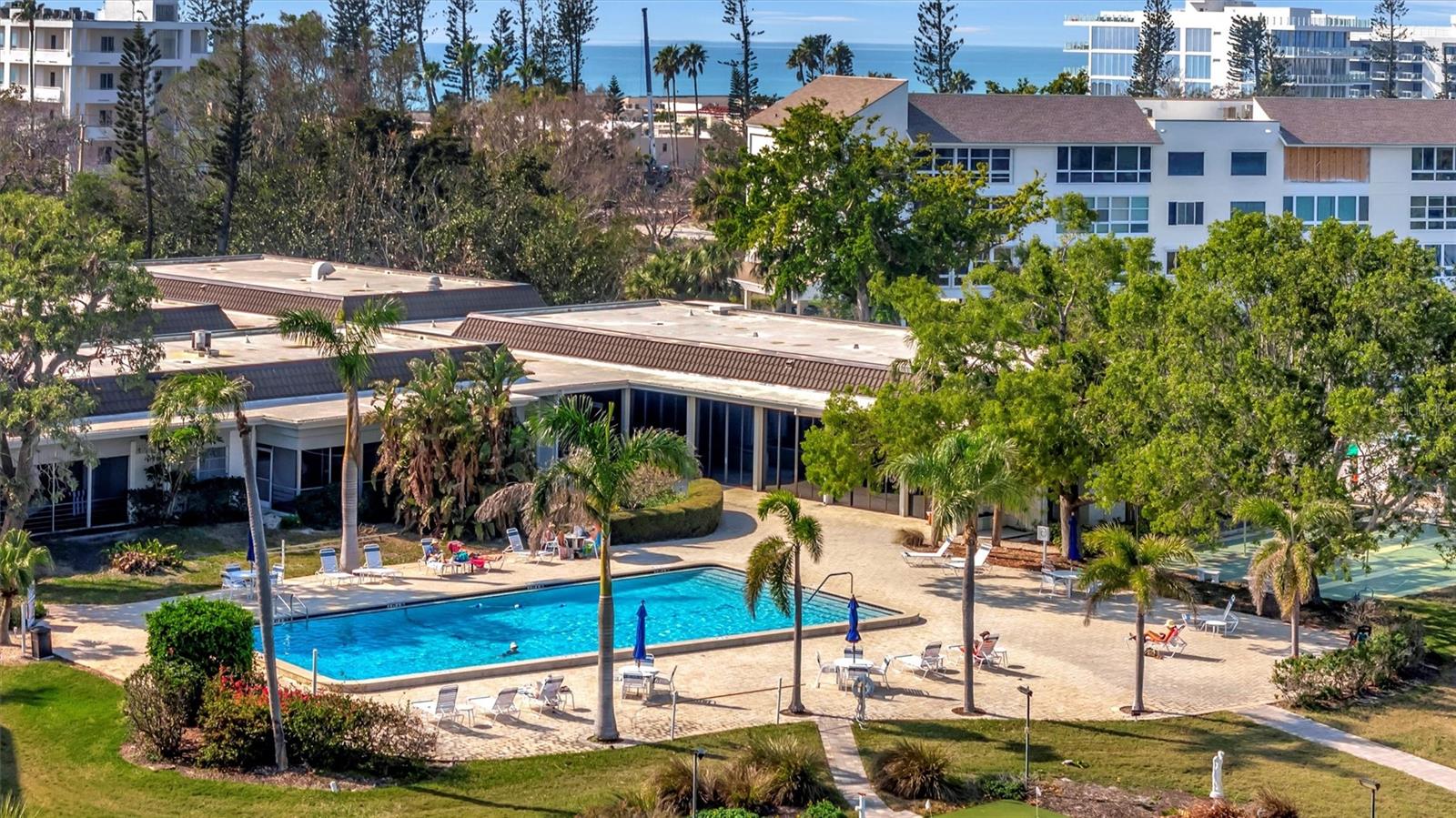 LONGBOAT HARBOUR - Residential