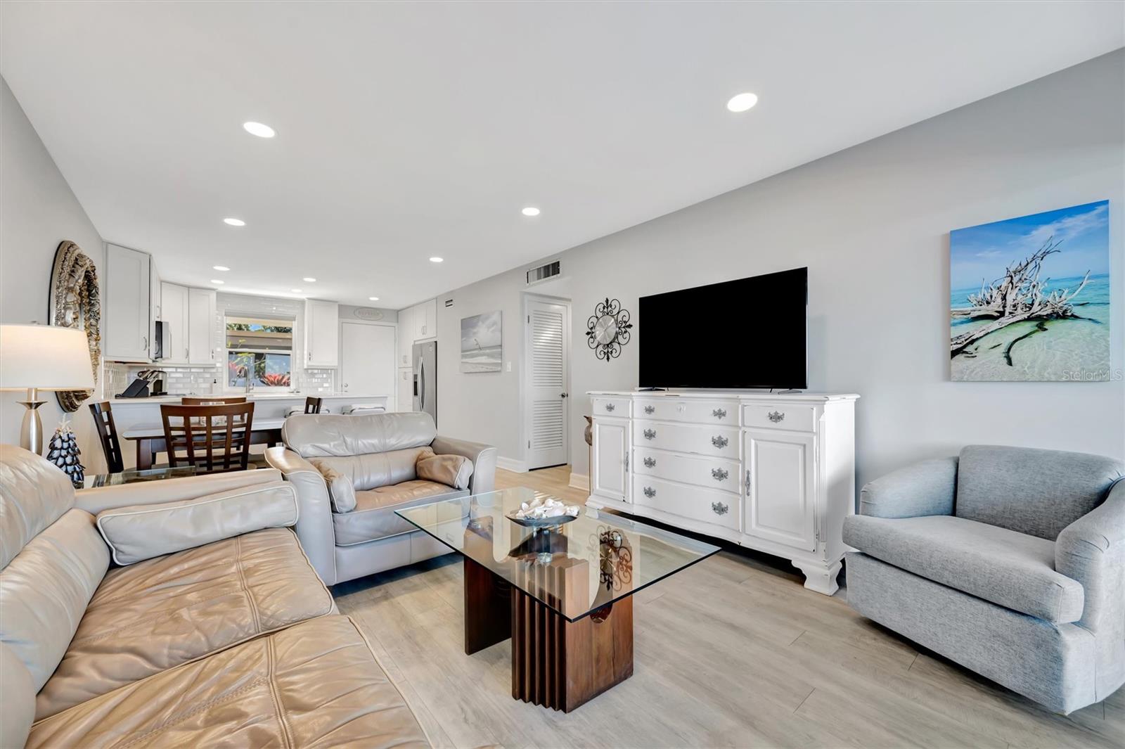 LONGBOAT HARBOUR - Residential