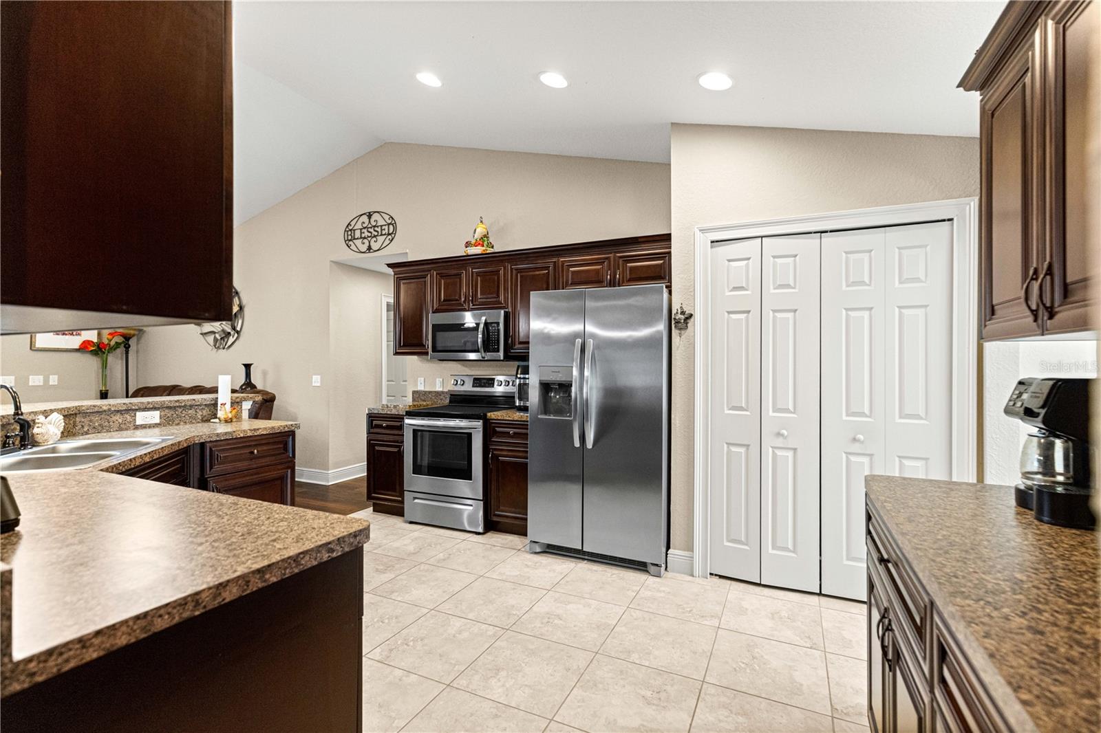 MARION OAKS - Residential