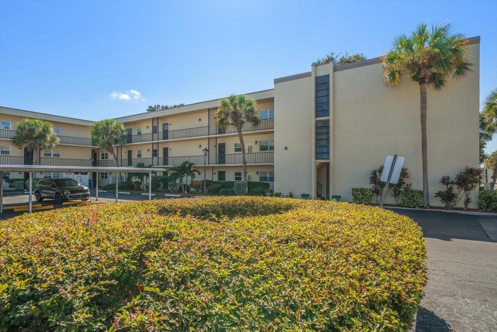 Photo of 11485 Oakhurst Road #1100-206, Largo, FL 33774 (MLS # TB8438967)