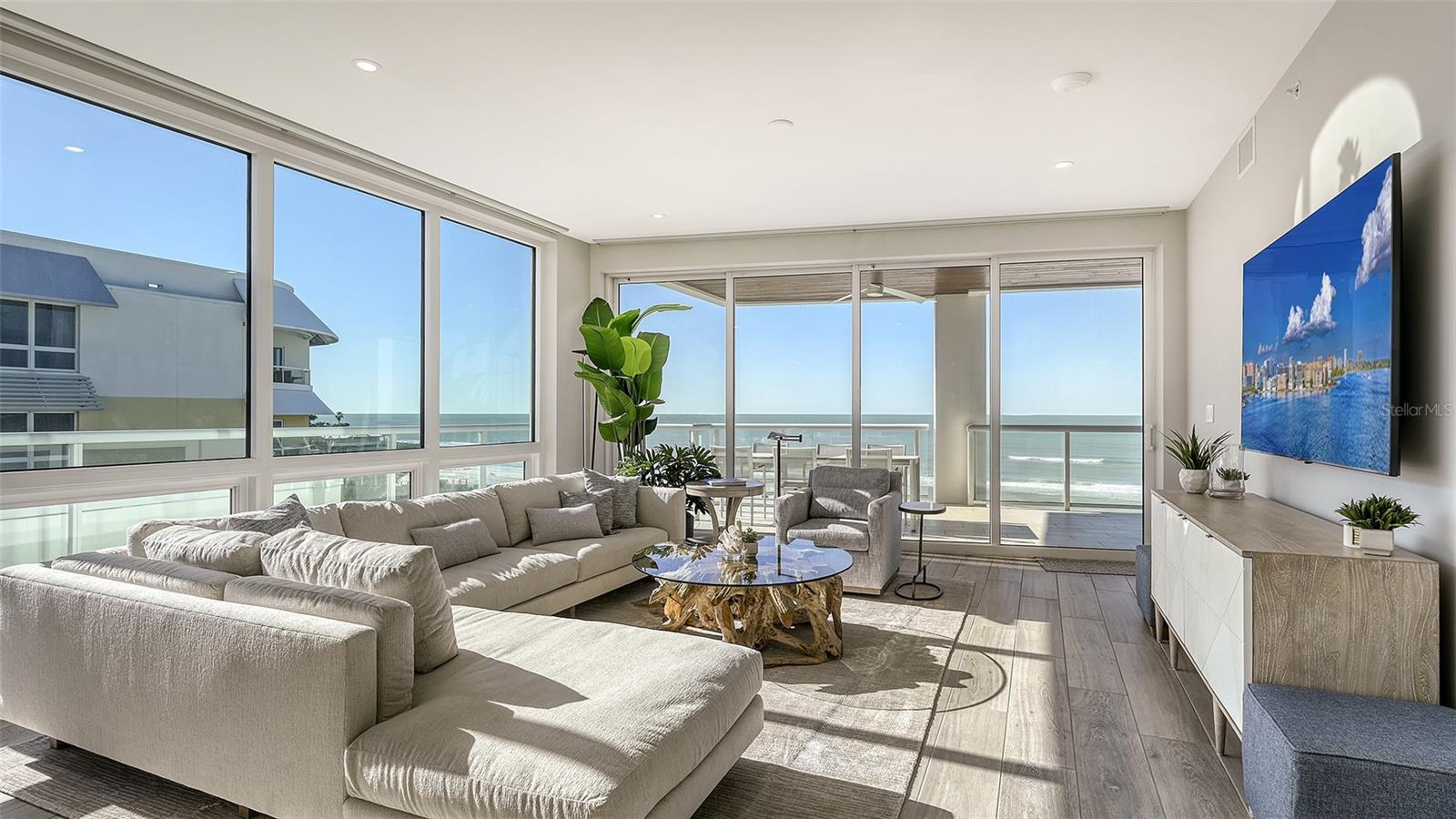 TEN35 SEASIDE - Residential