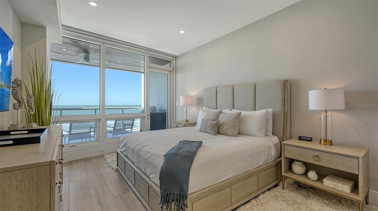 TEN35 SEASIDE - Residential