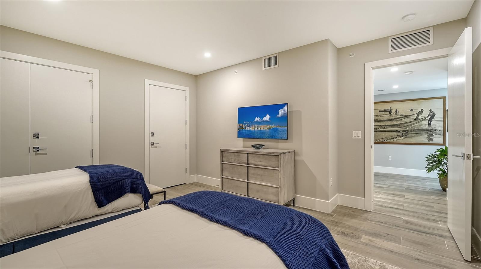 TEN35 SEASIDE - Residential