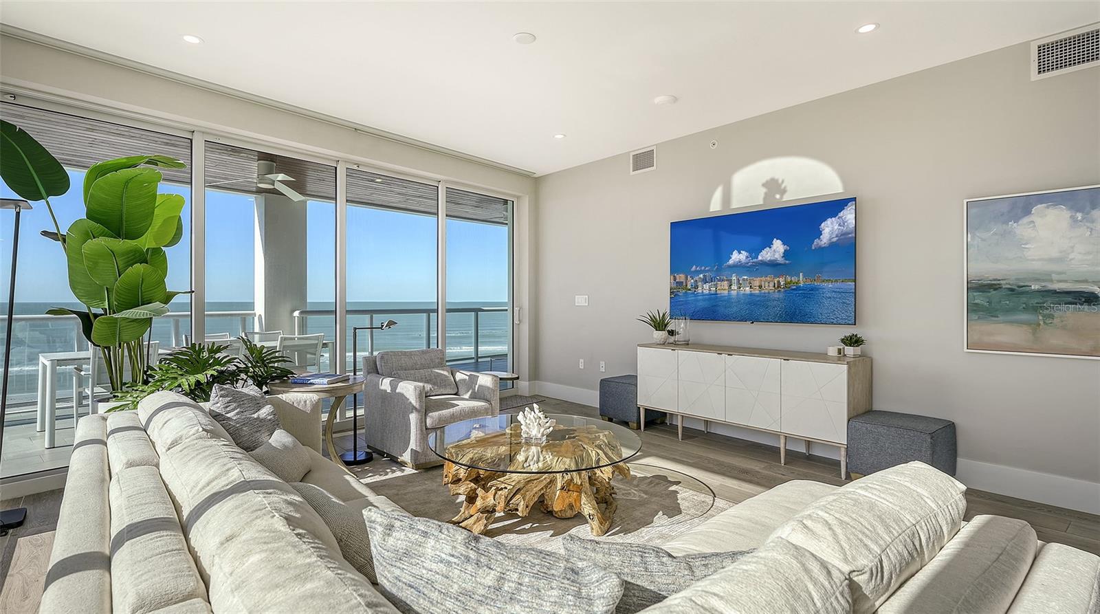 TEN35 SEASIDE - Residential