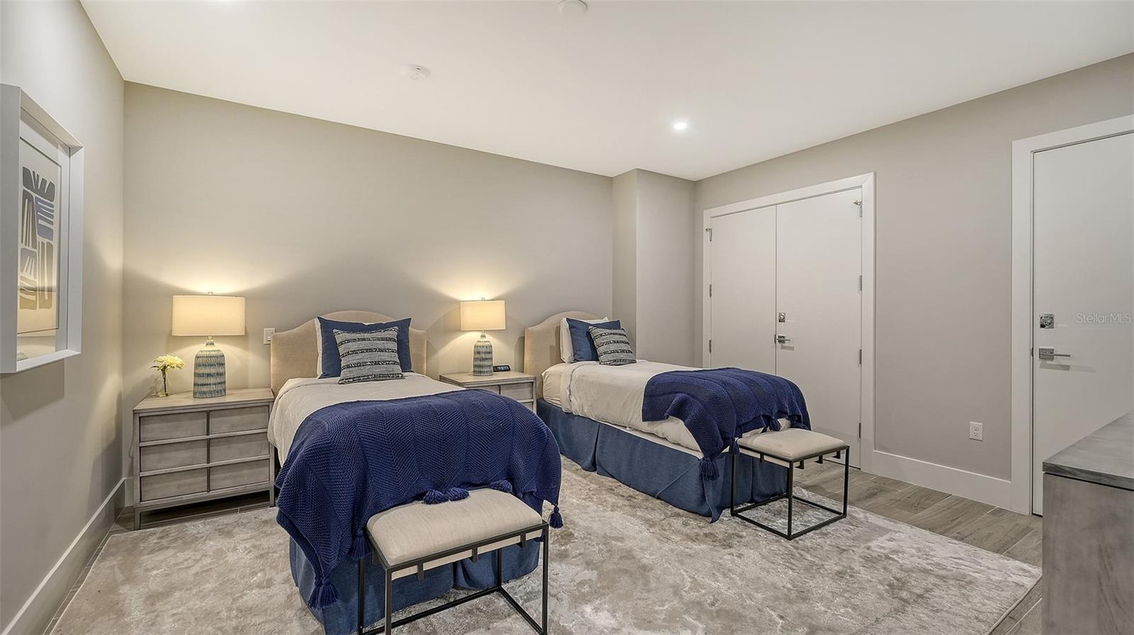 TEN35 SEASIDE - Residential