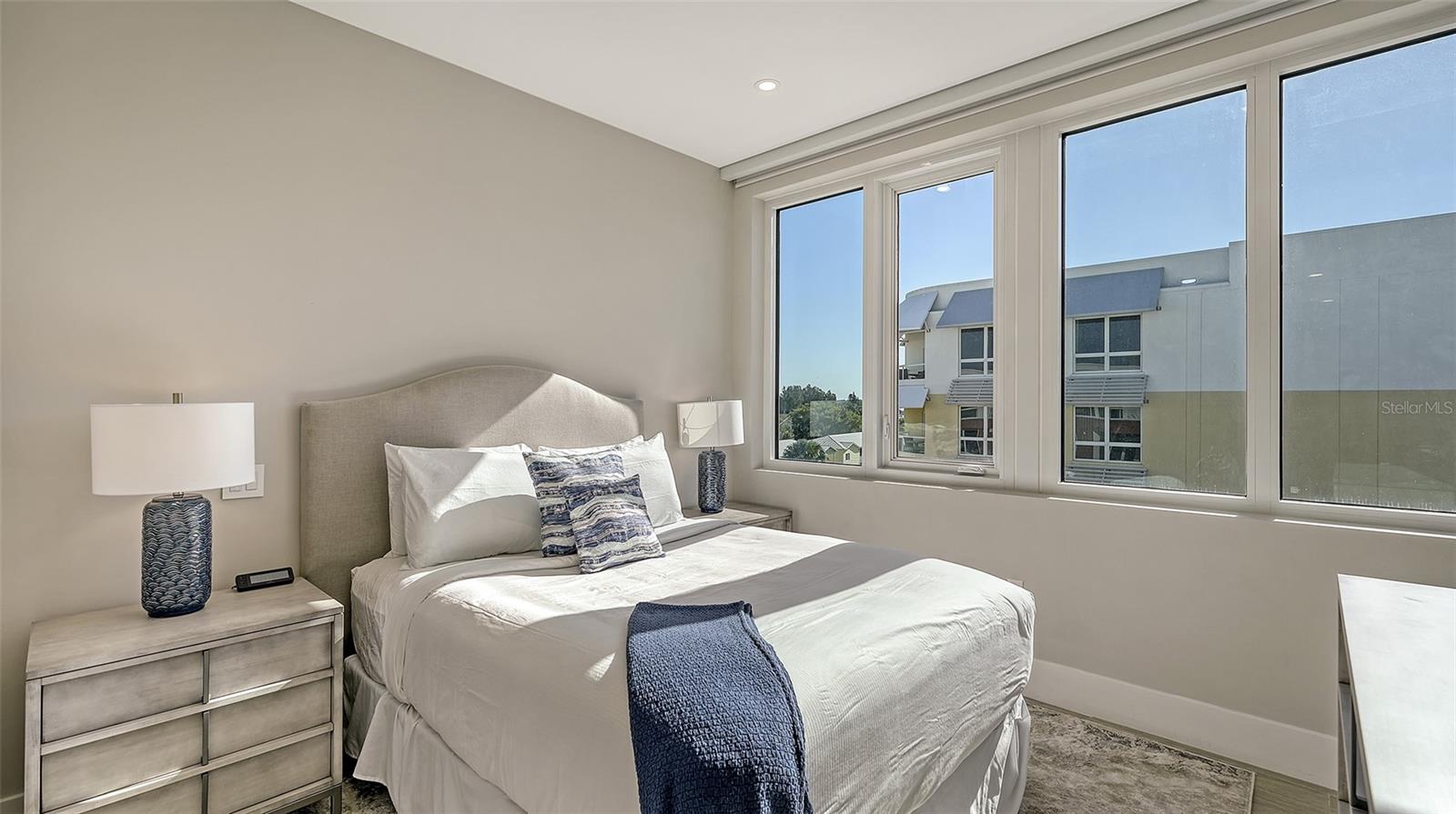 TEN35 SEASIDE - Residential