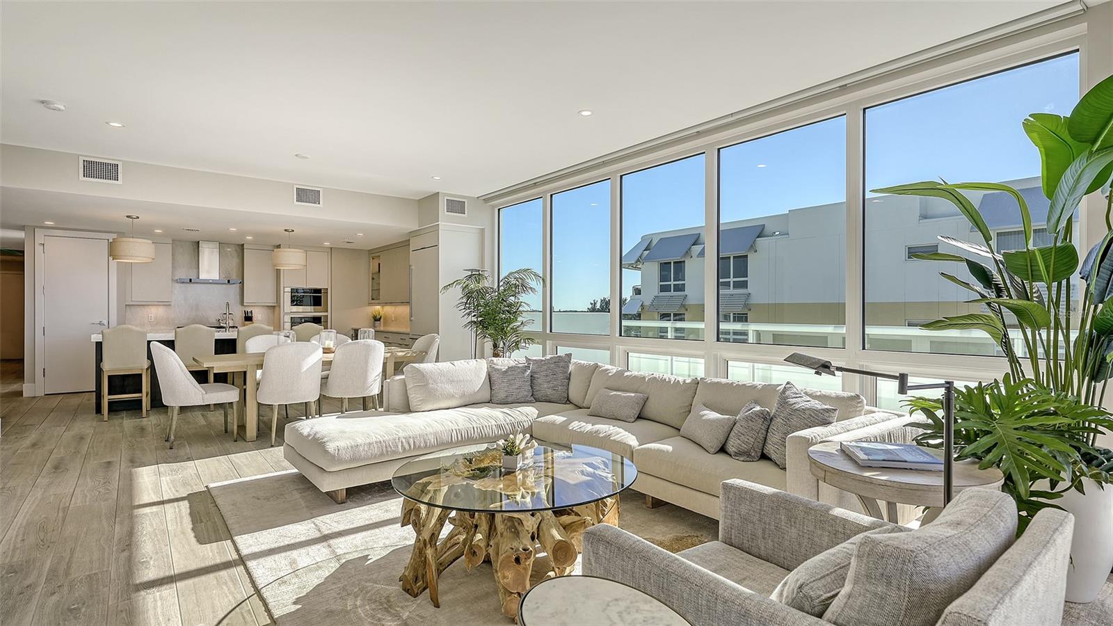 TEN35 SEASIDE - Residential