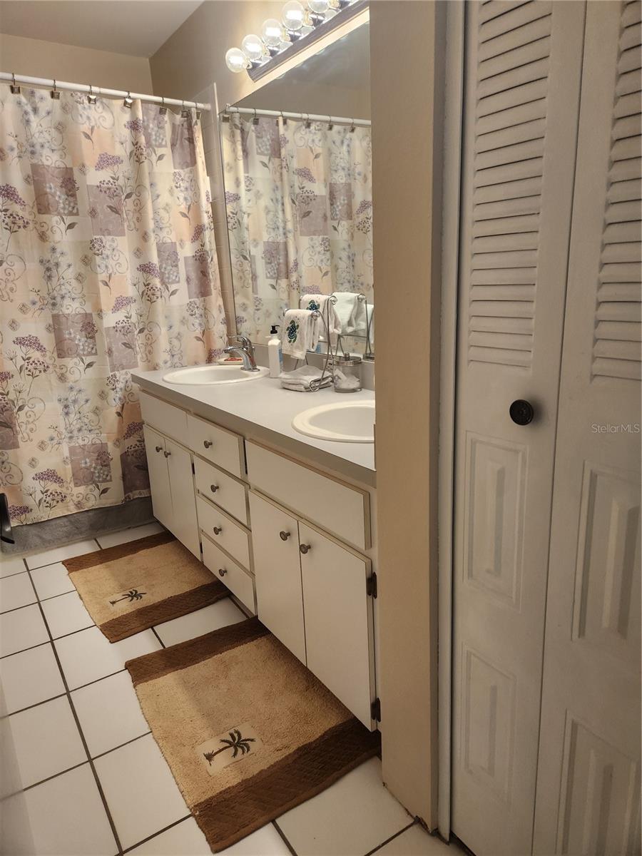 TOWNHOMES OF COUNTRYSIDE - Residential Lease