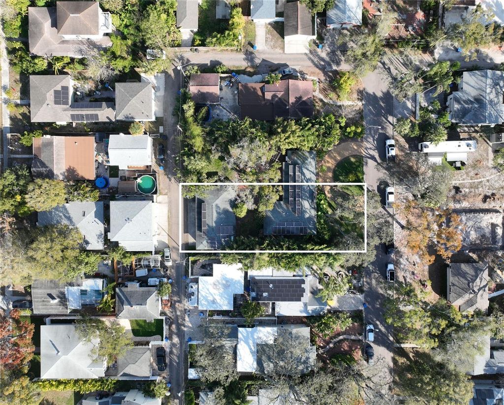 Photo of 1447 27th Avenue N, St Petersburg, FL 33704 (MLS # TB8469139)