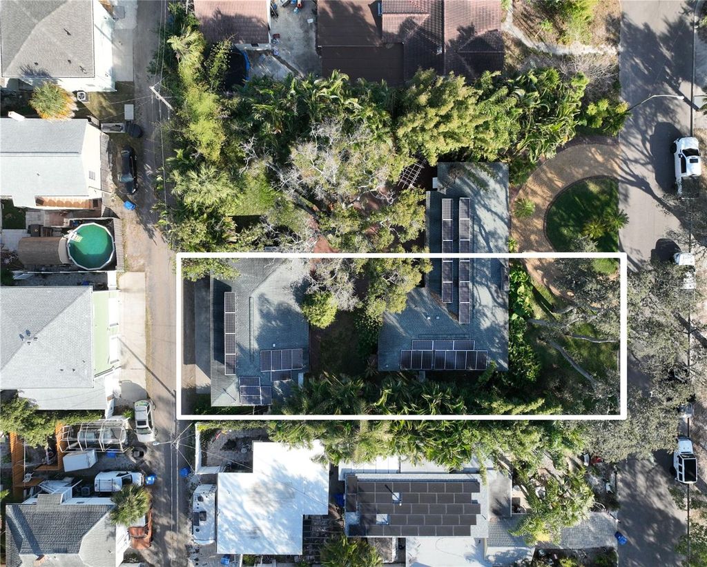 Photo of 1447 27th Avenue N, St Petersburg, FL 33704 (MLS # TB8469139)