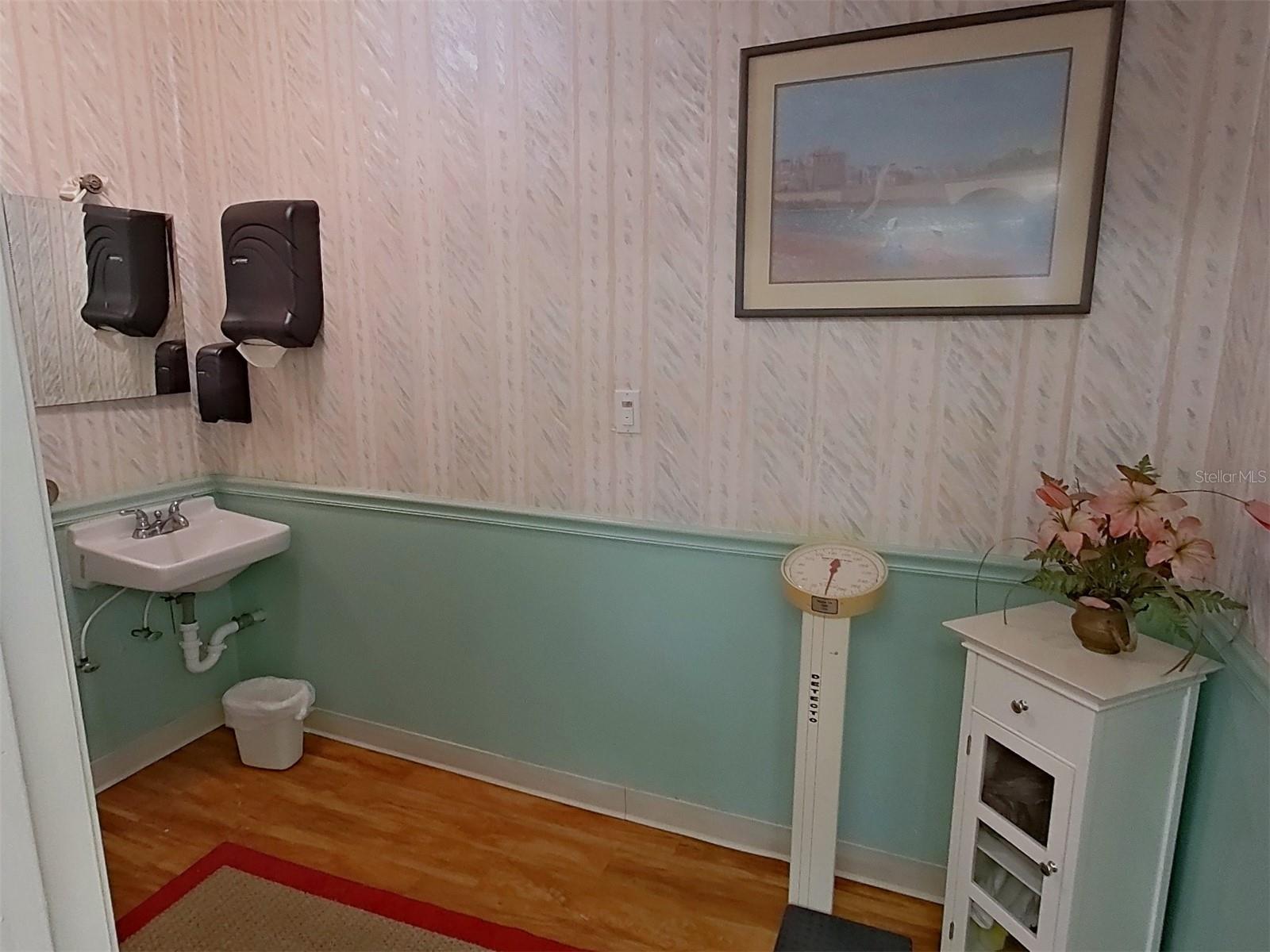 STRATHMORE VILLA SEC 04 - Residential