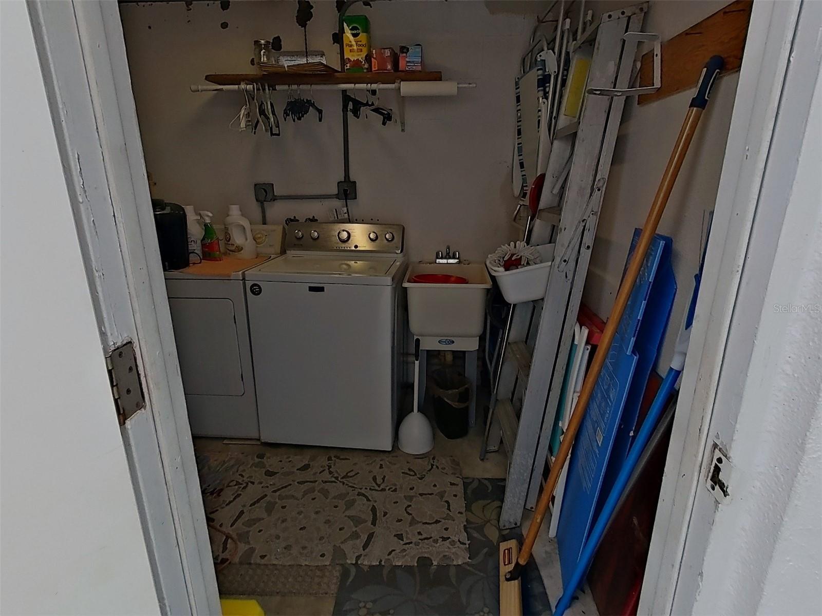 STRATHMORE VILLA SEC 04 - Residential