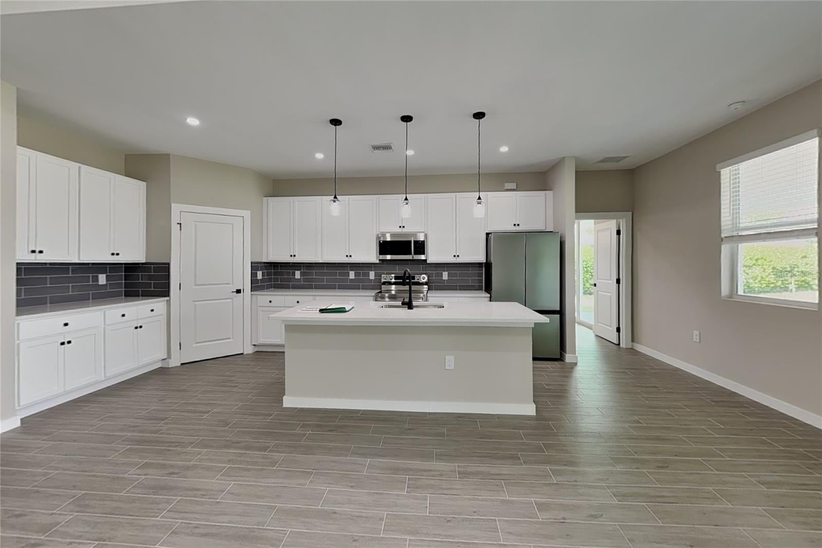 2440 BRONCO LANE