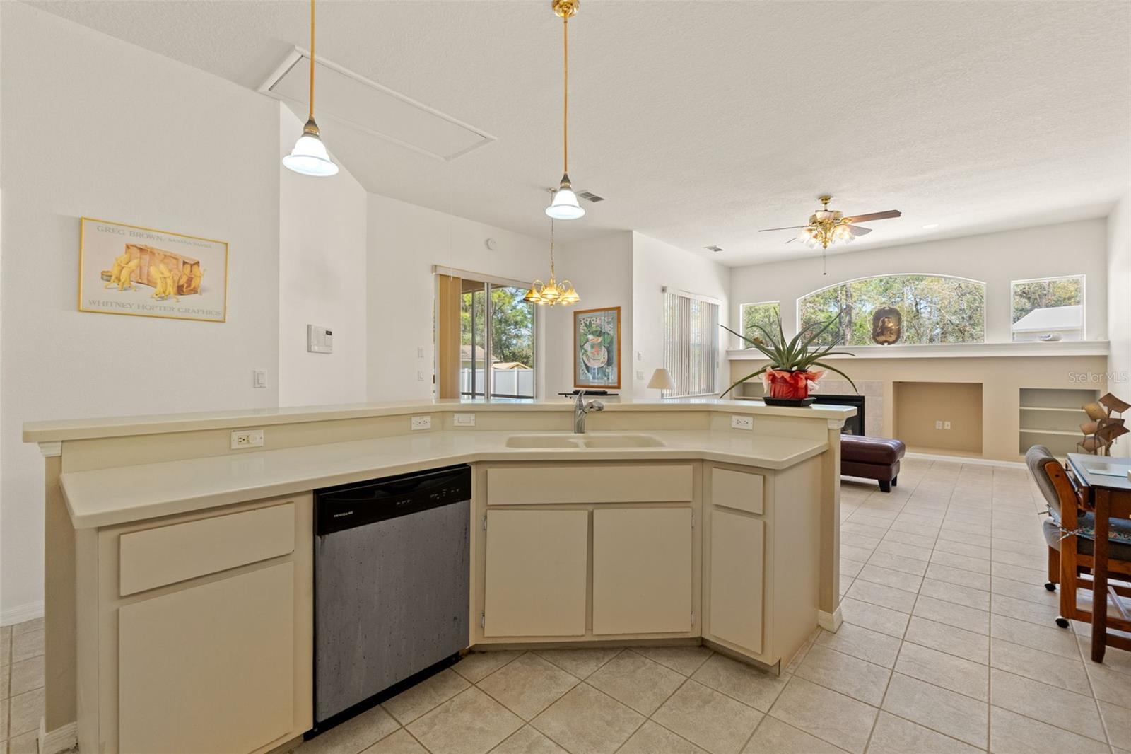 ROYAL HIGHLANDS - Residential