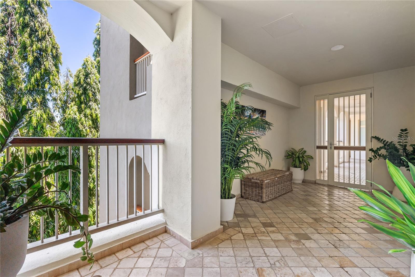 500 PLANTATION VILLAGE DRIVE 2-308