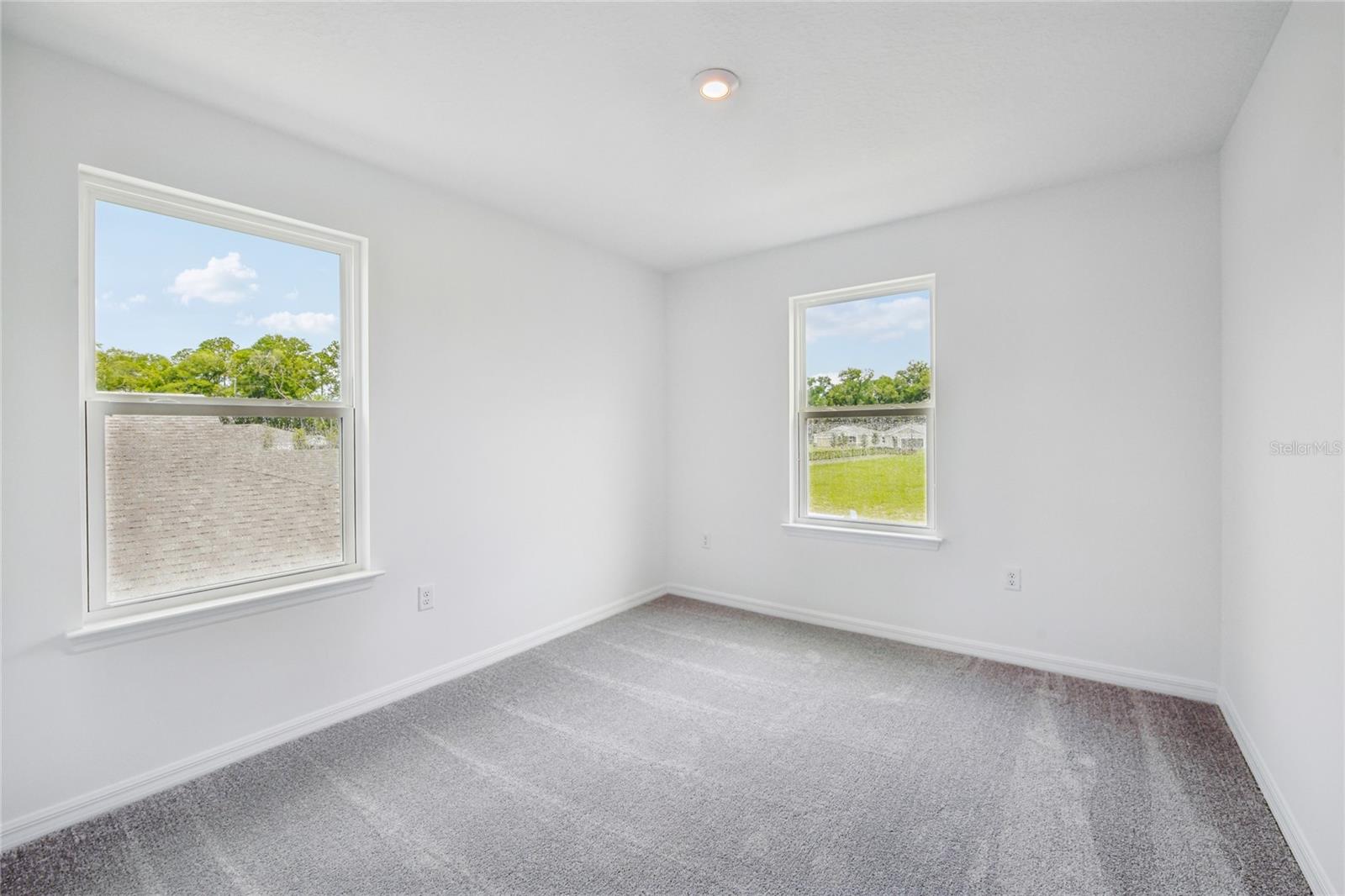 SILVER LAKE POINTE - Residential