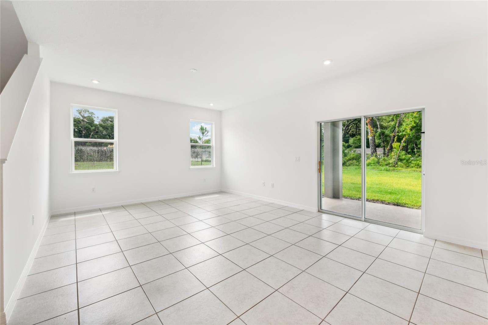 SILVER LAKE POINTE - Residential