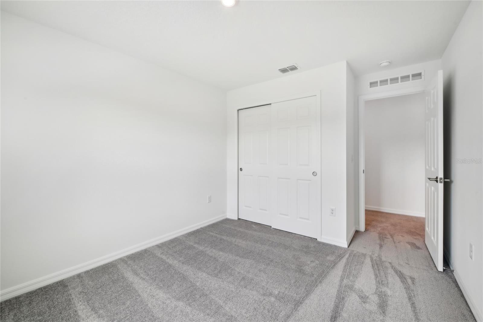 SILVER LAKE POINTE - Residential