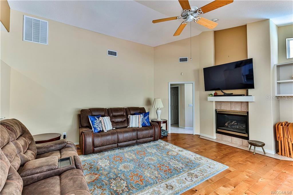 PINE RIDGE UNIT 03 - Residential