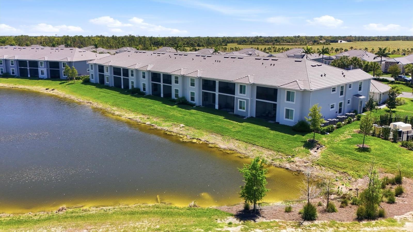 WELLEN PARK GOLF AND COUNTRY CLUB - Residential