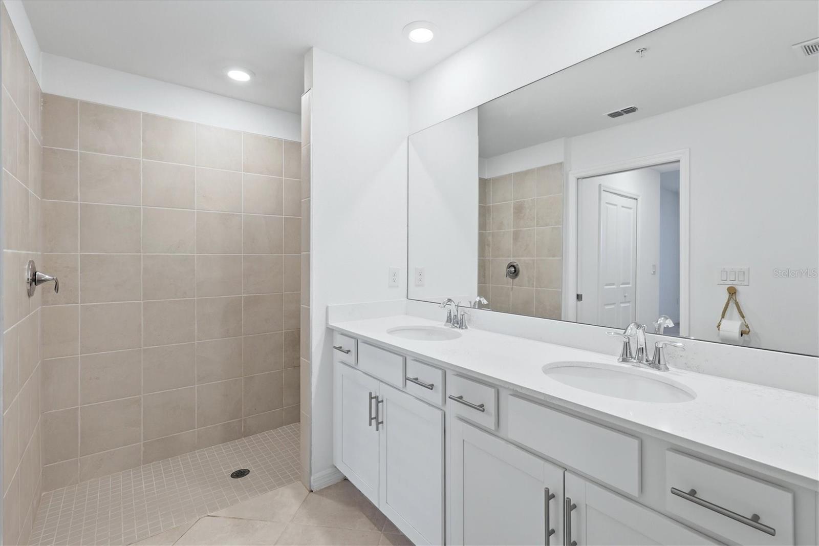 WELLEN PARK GOLF AND COUNTRY CLUB - Residential