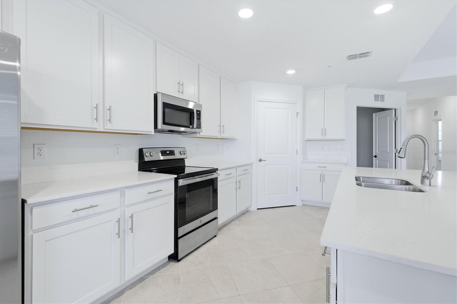 WELLEN PARK GOLF AND COUNTRY CLUB - Residential