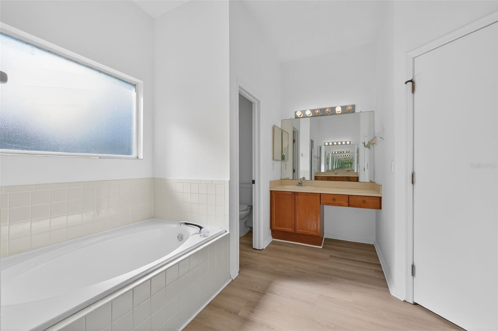 ARBOR RIDGE - Residential